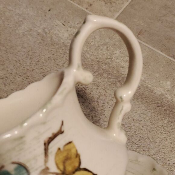 EUC Vintage Small Ivory Gravy Boat - Picture 6 of 6